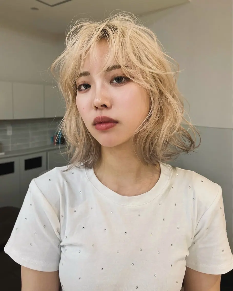 ミディアム カラー アッシュ アッシュブラウン ブリーチ ブラウンカラー ケアブリーチ カット ヘアカラー トリートメント レイヤー専門家 ダブルカラー修のヘアスタイル