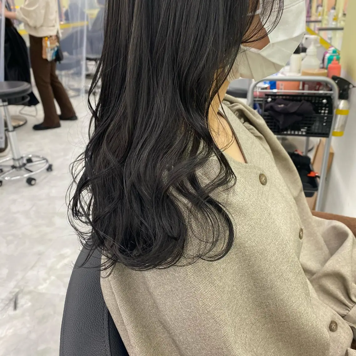 セミロング カラー ヘアアレンジ ヘアカラー トリートメント mai🍑暖色カラー /レイヤー💖のヘアスタイル