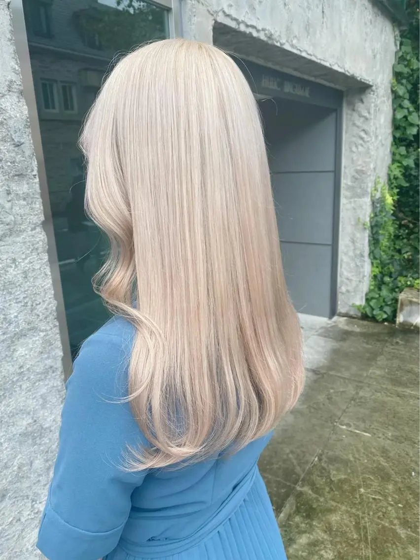 《色素薄めハイトーン💖》ブリーチ2回+透明感カラー+シルクトリートメント✨の写真