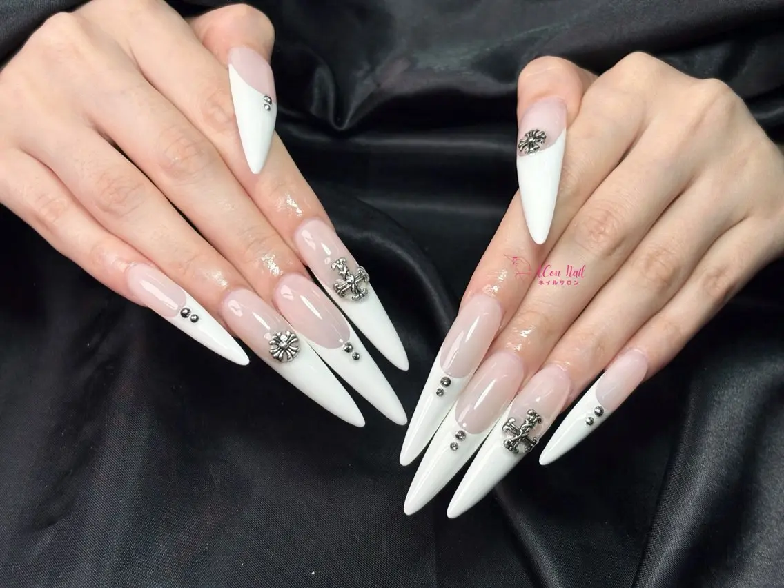 ネイル 桜ネイル 長さ出し フラワーネイル フレンチネイル ジェルネイル ハンドネイル ACon NailSalonのネイルデザイン