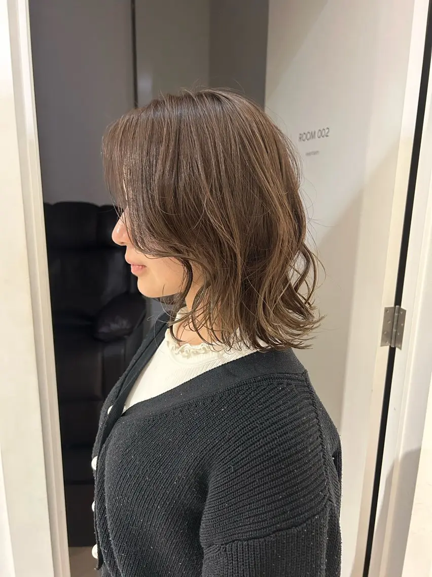 ミディアム カラー ベージュカラー ブリーチ ブリーチなしカラー カット ヘアカラー オリーブベージュ/ ブリーチなし透明感のヘアスタイル
