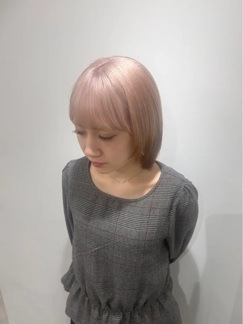 ミディアム カラー ベージュカラー ミルクティーベージュ ヘアカラー ブリーチ・ハイトーン 🪐✩serenaのヘアスタイル