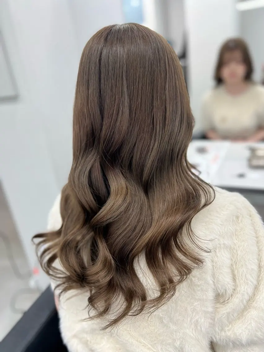 セミロング ヘアカラー maya🇰🇷韓国 レイヤー/顔まわりのヘアスタイル