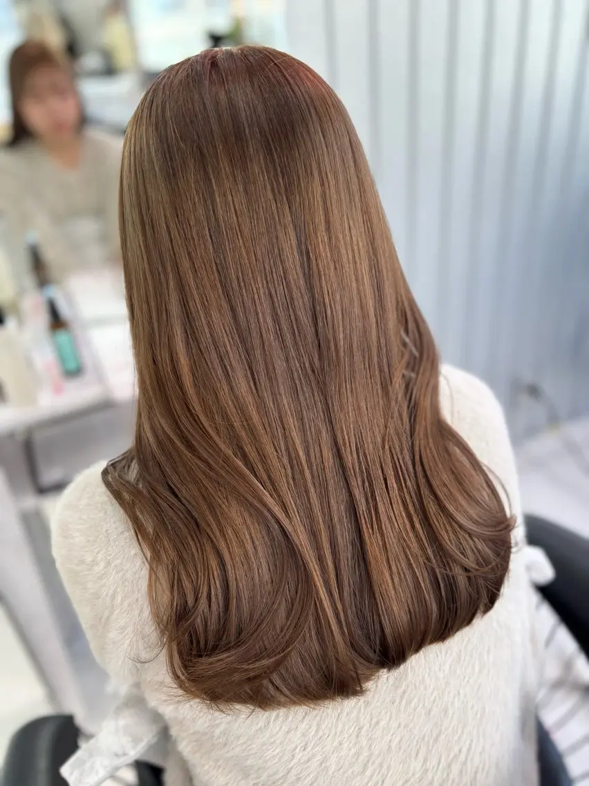 セミロング カラー カット ヘアカラー トリートメント Sakuraෆ˚* 透け感ベージュ🥨のマツエク・マツパデザイン