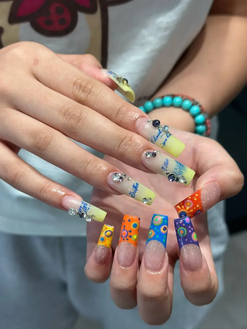 ネイル チークネイル ドット フレンチネイル グラデーション ハート ハンドネイル ハンドケア Eli Muse 新宿ネイルのネイルデザイン