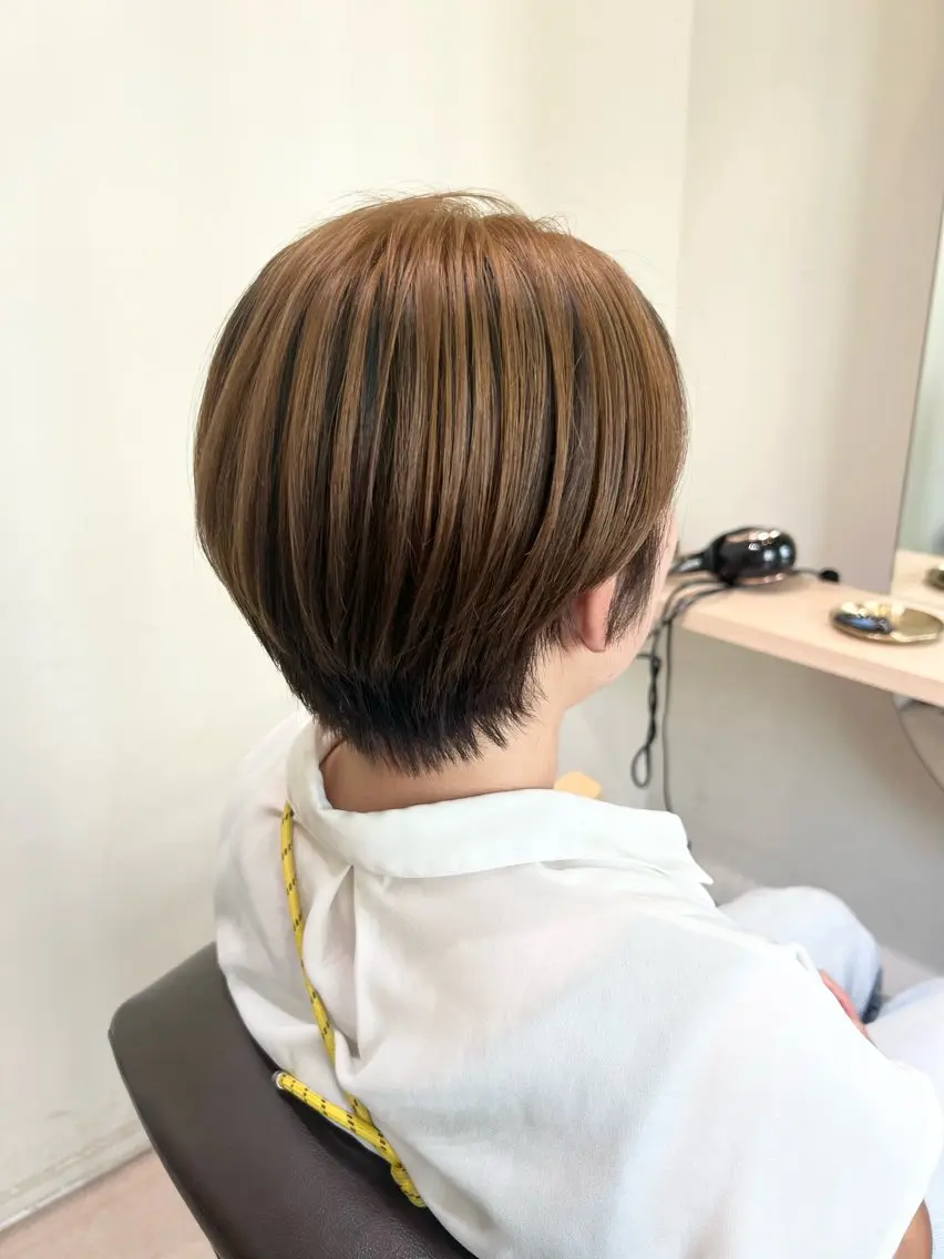 ショート カラー ベージュカラー ブリーチ ブラウンカラー ショートヘア やすい さおりのヘアスタイル