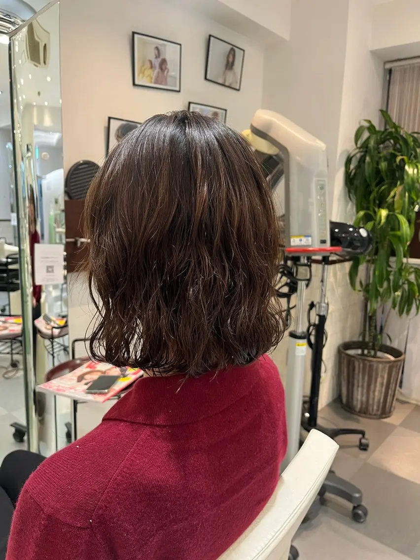ミディアム パーマ ミディアムパーマ ボブ カット パーマ トリートメント コテ巻き風パーマ 藤澤　知彌のヘアスタイル