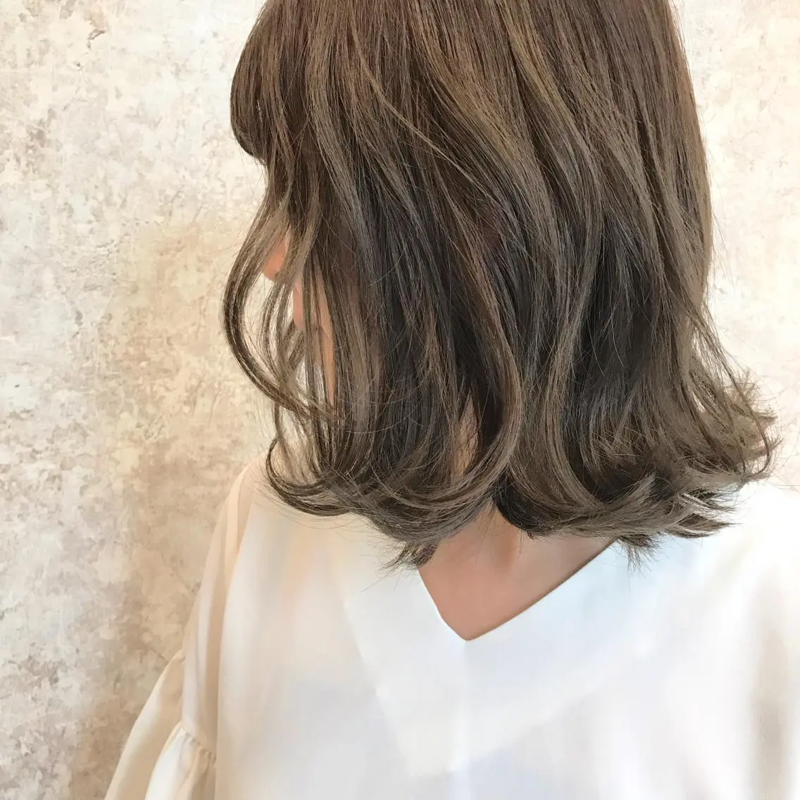 ミディアム カラー ブルーカラー ブルージュ イルミナカラー ショート特化 /天神大名/ハルナのヘアスタイル