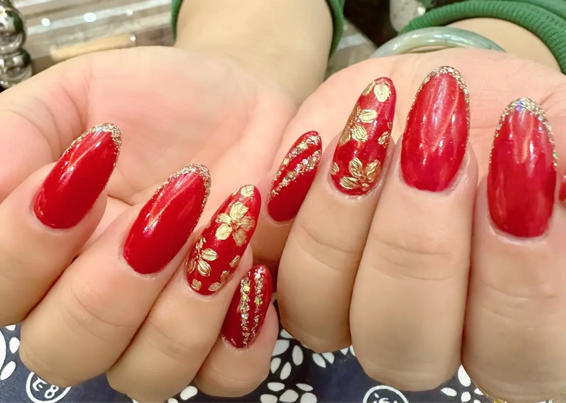 ネイル アートネイル ミラーネイル ワンカラーネイル 赤色 春ネイル Mai’s nailのネイルデザイン