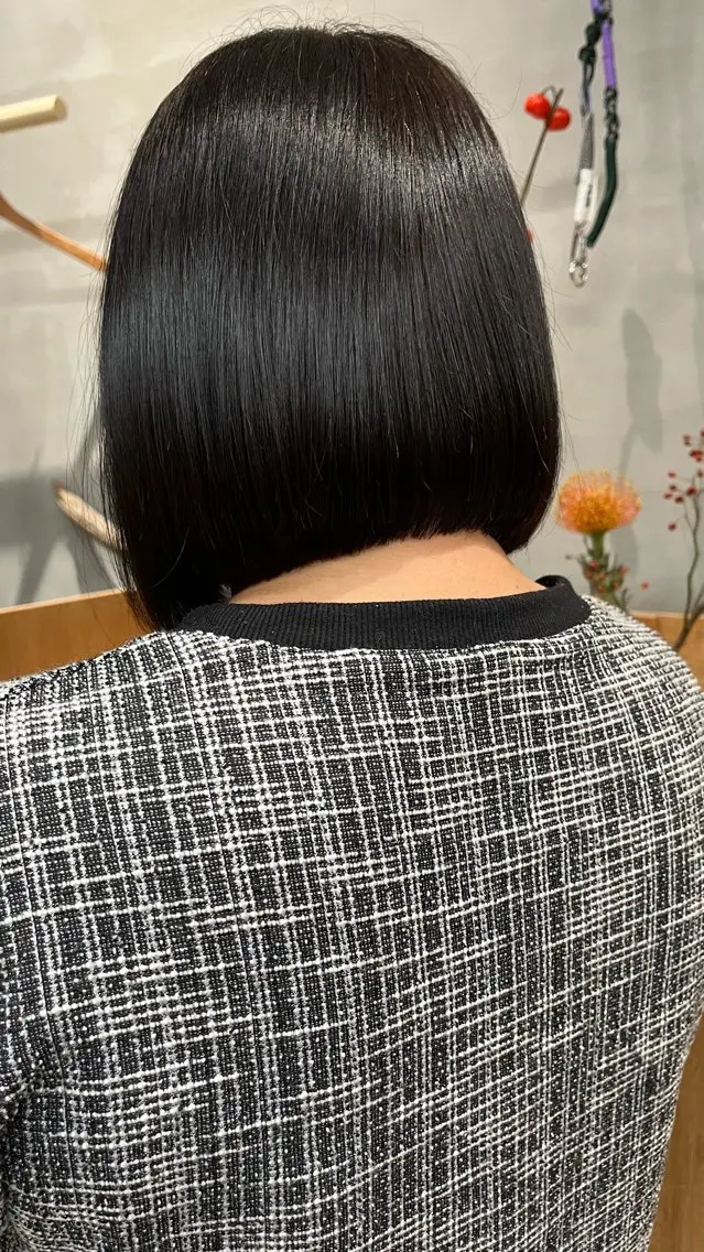 瑠己杏 :ボブ/ ハイトーンワンカラーのヘアスタイル