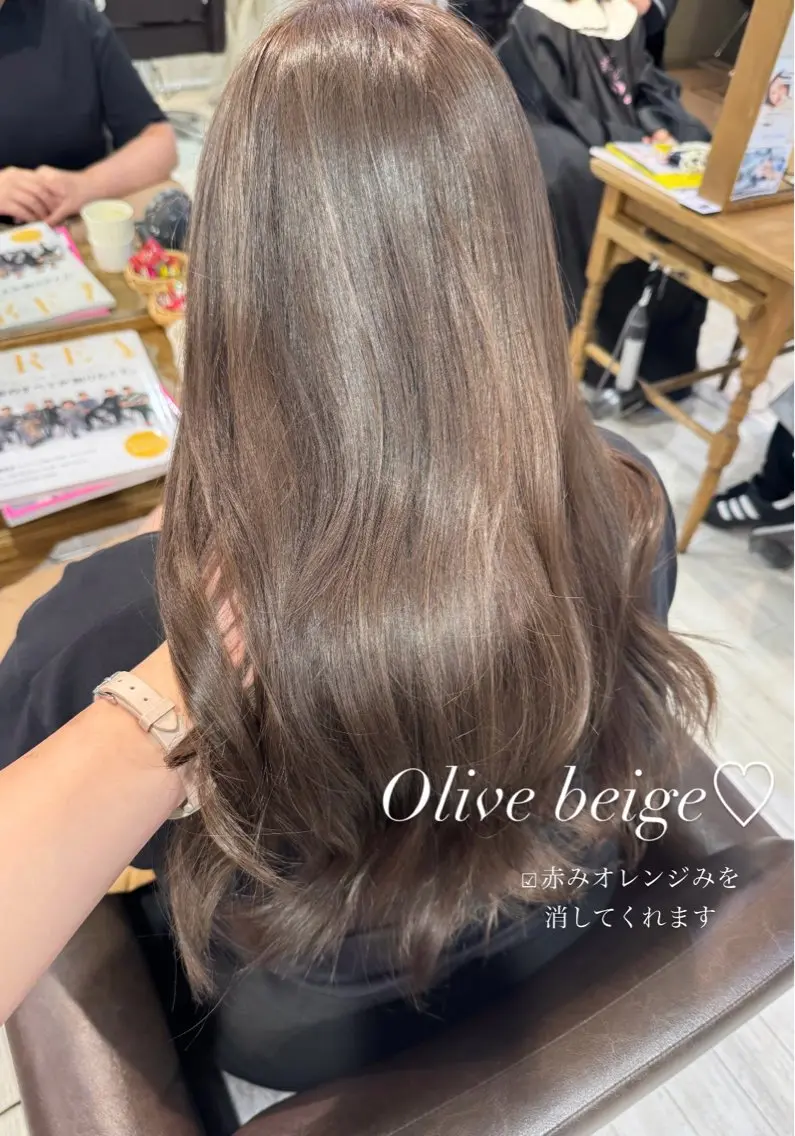 ロング カラー ベージュカラー レイヤーカット、 大人可愛い　中村美羅のヘアスタイル