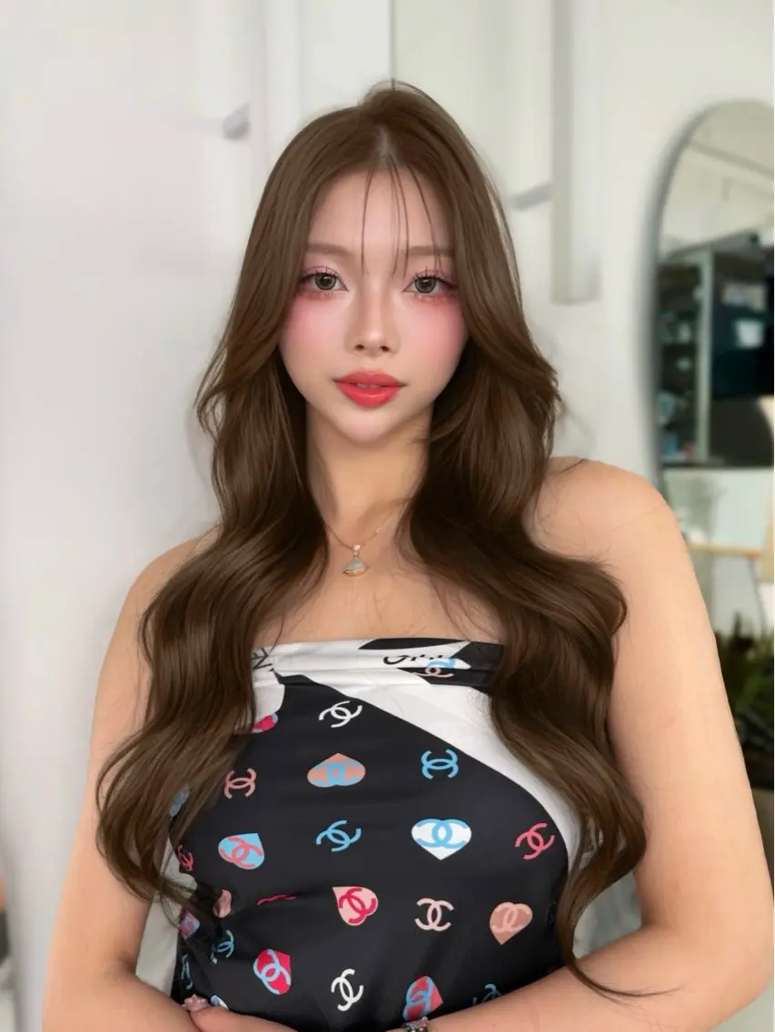 ロング カラー ヘアカラー トリートメント 顔まわりの神様✨ 透明感カラー藤嶋秀幸のヘアスタイル