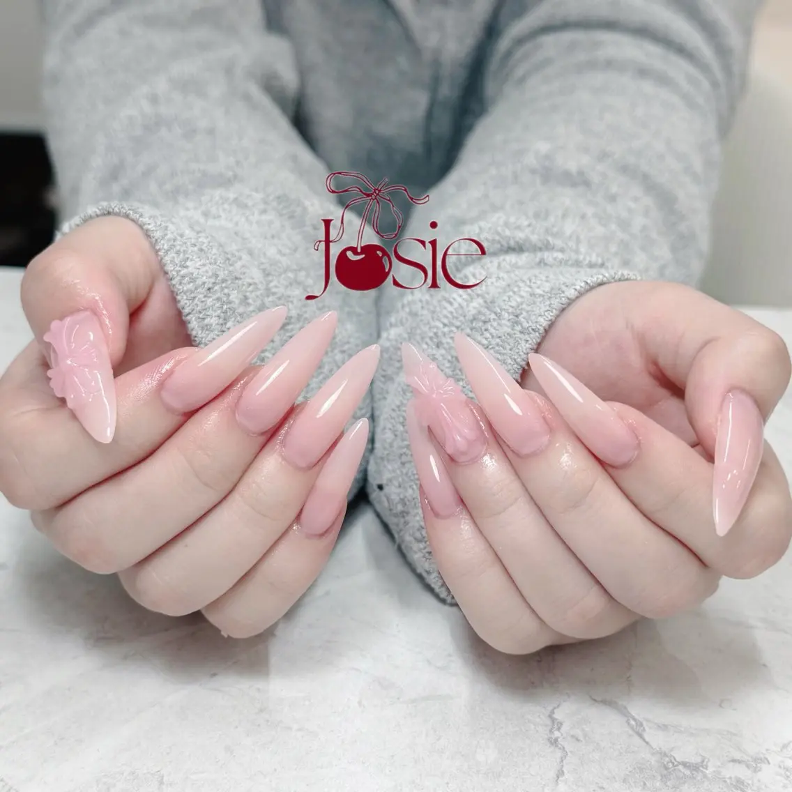 ネイル 長さ出し キラキラネイル 韓国ネイル ロングネイル ワンホンネイル ハンドネイル Josie nail salonのネイルデザイン