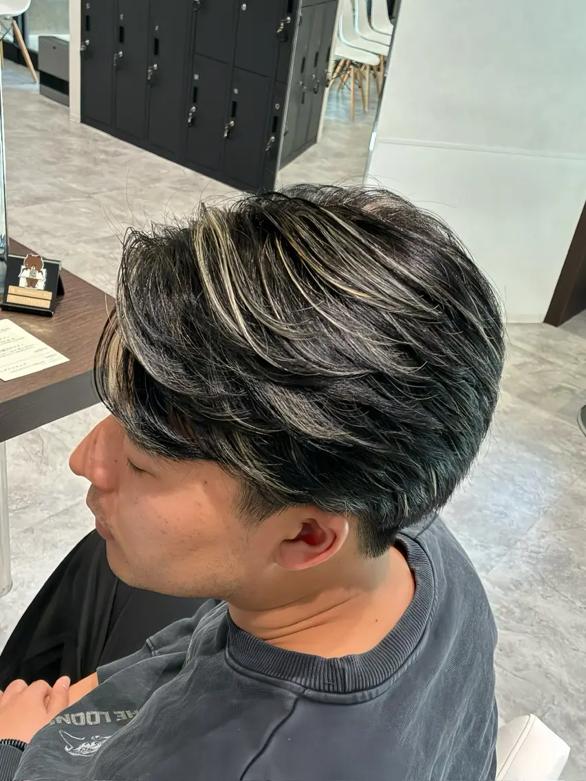 ショート カラー メンズ メンズハイライト 透明感カラー ハイライトカラー イルミナカラー ボブ カット ヘアカラー ✨白髪ぼかし/ ショート✨吉岡　弘のヘアスタイル