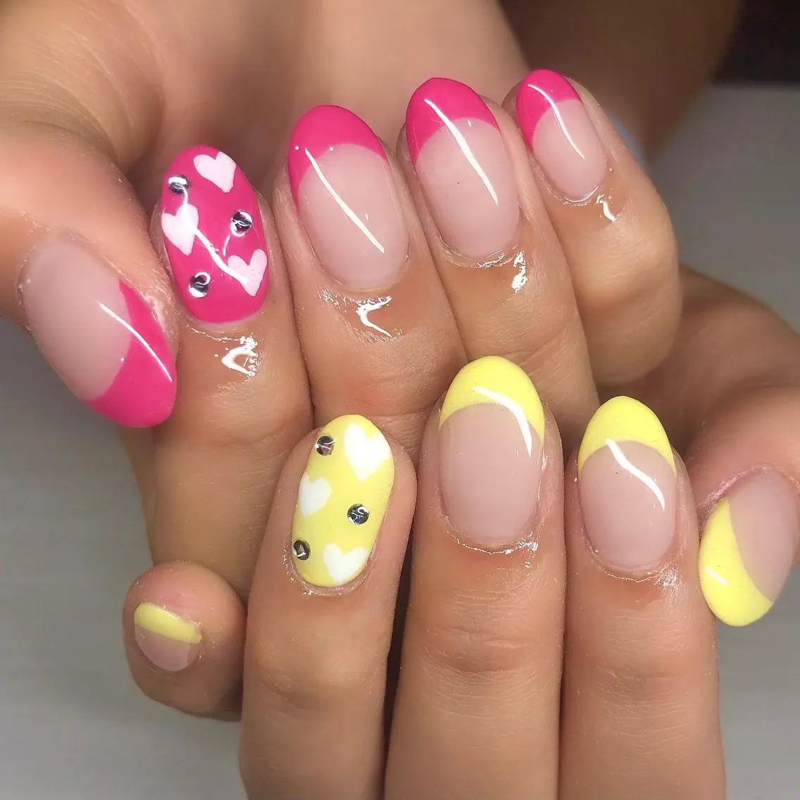ネイル フレンチネイル ハート ハンドネイル 【Yappy🌈】 💖P-tanaのネイルデザイン