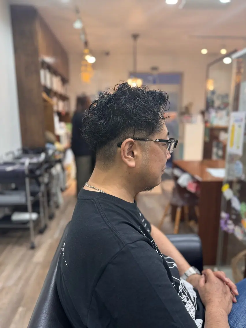 パーマ メンズ メンズパーマ スペインカール カット パーマ 山田 梓のヘアスタイル