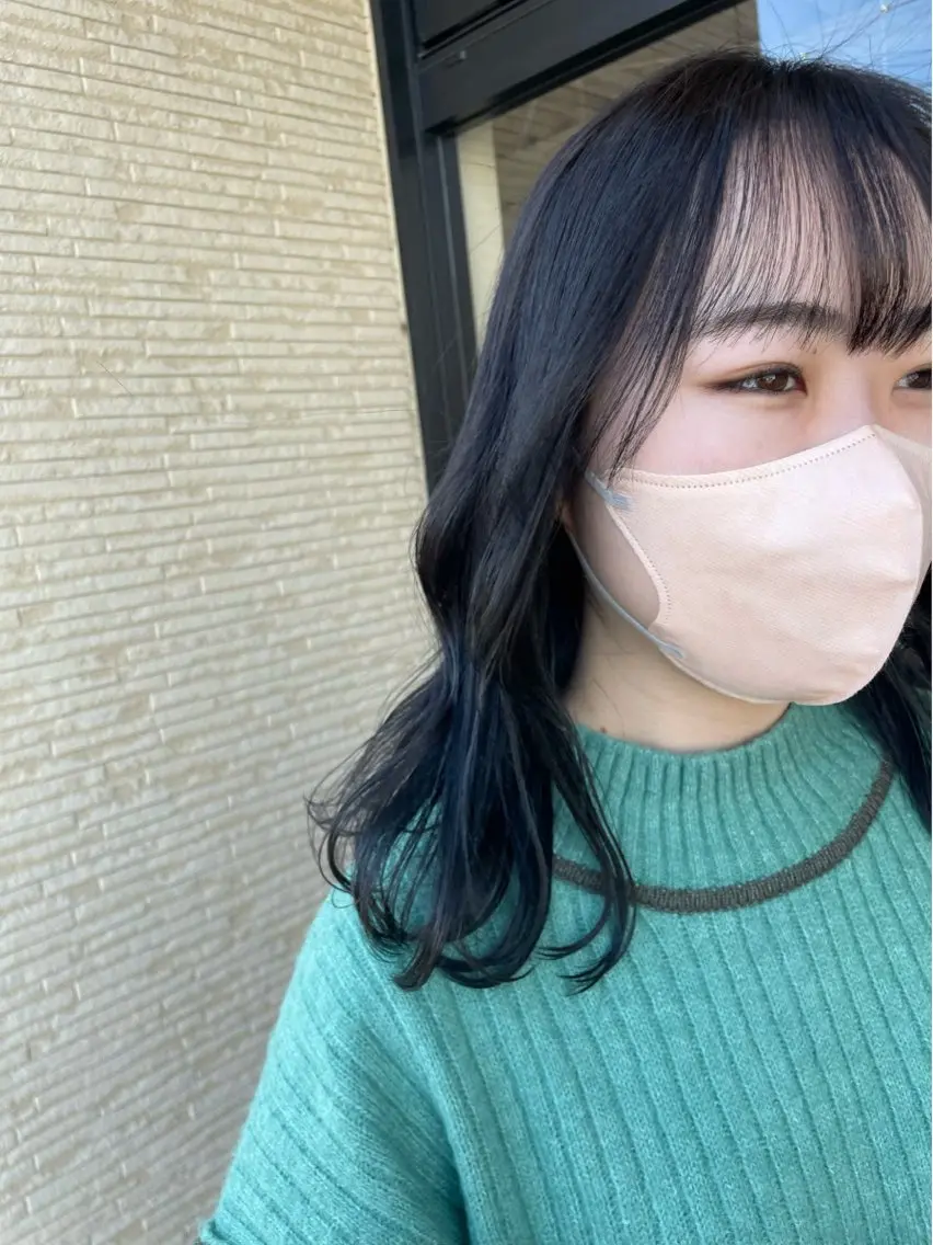 カラー 黒髪 ブルーカラー ブルーブラック 透明感カラー 小久保 里紗のヘアスタイル