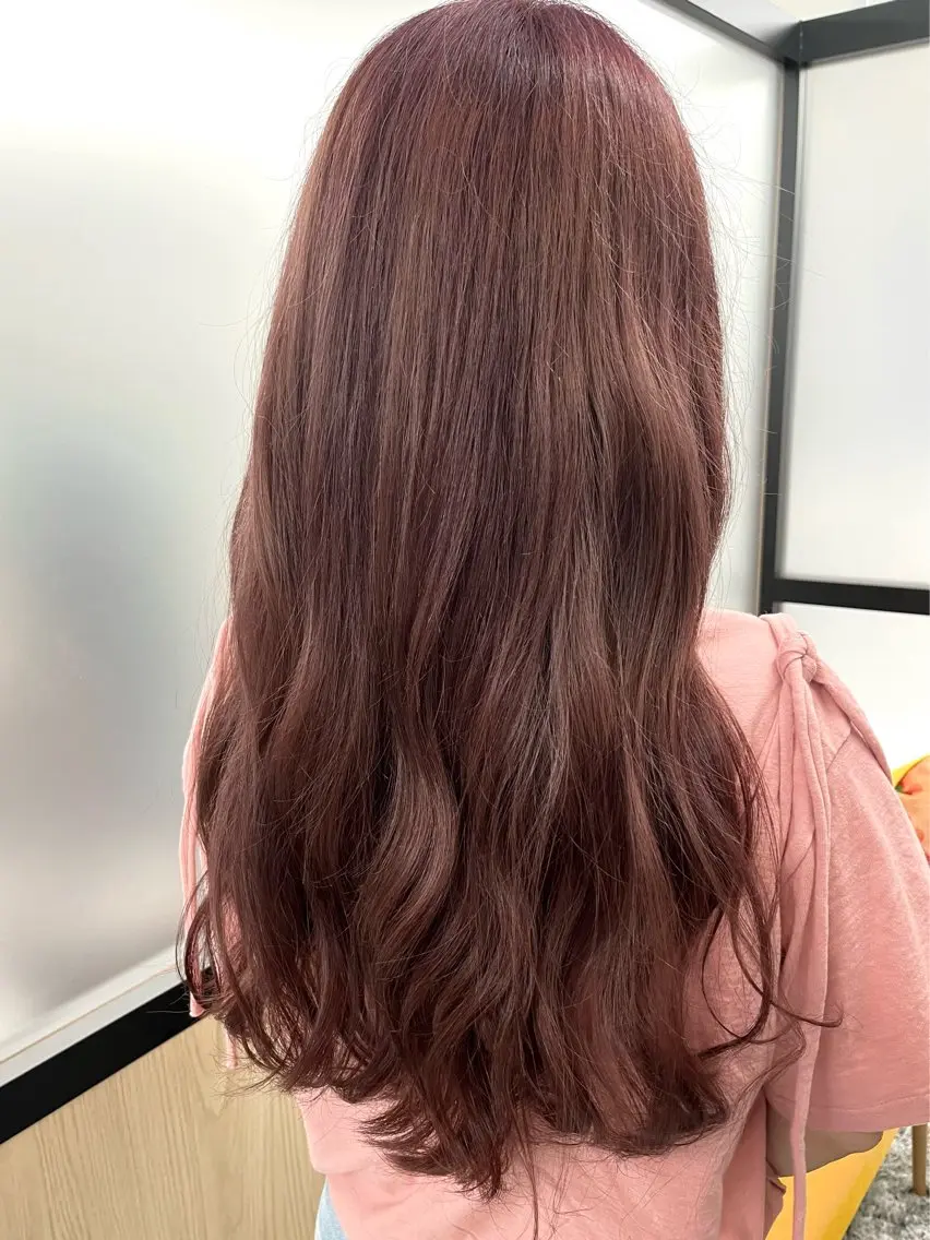 ロング カラー ブリーチ ブラウンカラー ブリーチなしカラー ピンクカラー ピンクブラウン カット ヘアカラー トリートメント 𝑺𝒂𝒌𝒊 🩶マンツーマン施術のヘアスタイル