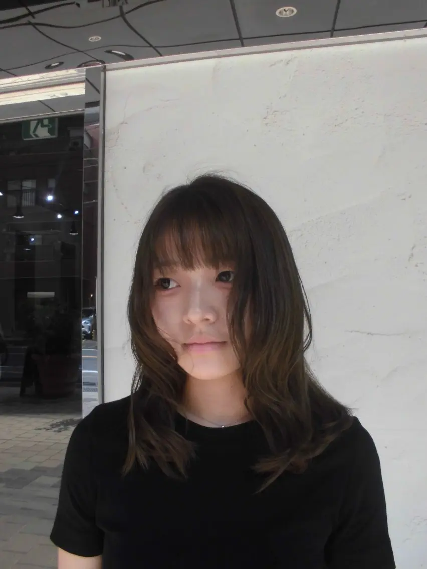 セミロング カラー ベージュカラー ブリーチ 透明感カラー ヘアカラー 三浦 瑠音のヘアスタイル
