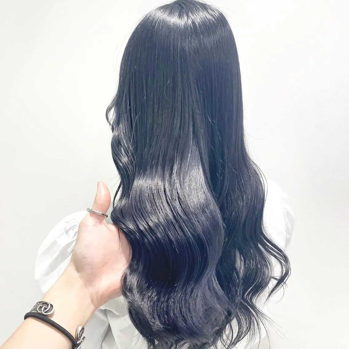 ミディアム カラー ヘアカラー ヘアセット ブリーチ縮毛矯正飛我 韓国ヘア🫧のヘアスタイル