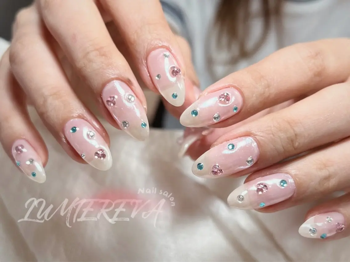 ネイル フラワーネイル フレンチネイル キラキラネイル 韓国ネイル マグネットネイル ハンドネイル Lumiereva nail salonのネイルデザイン