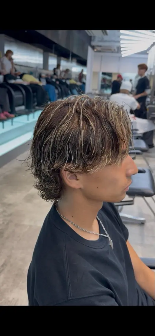 カラー パーマ メンズ メンズハイライト ブラウンカラー ハイライトカラー ニュアンスパーマ カット ヘアカラー パーマ fifth park 六反穂 龍介のヘアスタイル