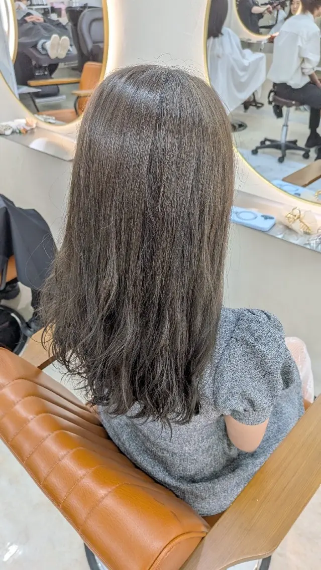 セミロング カラー グレージュ オリーブグレージュ オリーブグレー 原田 来実🥜🍪のヘアスタイル