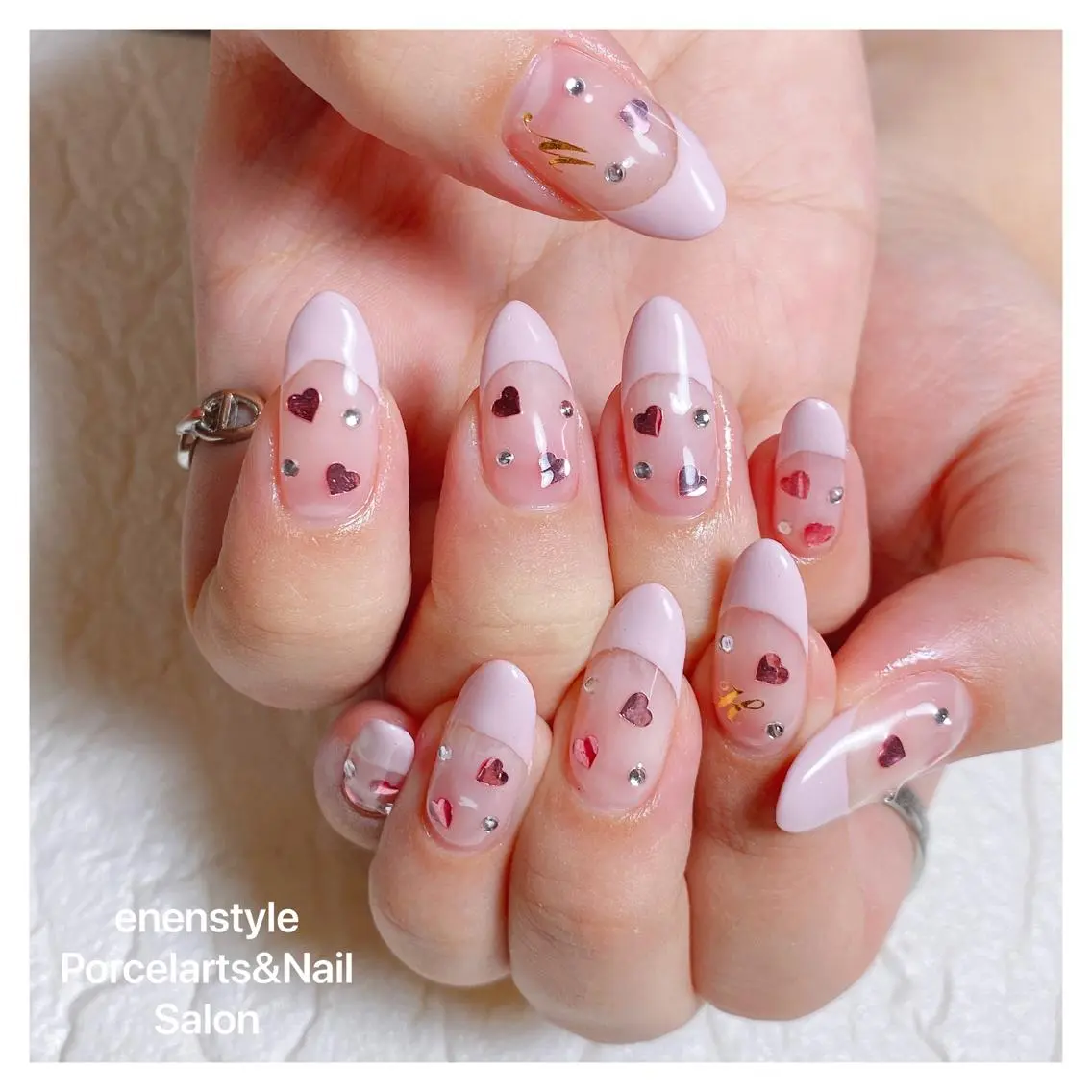 ミディアム ネイル ハンドネイル 🐾enen style 🐾のネイルデザイン