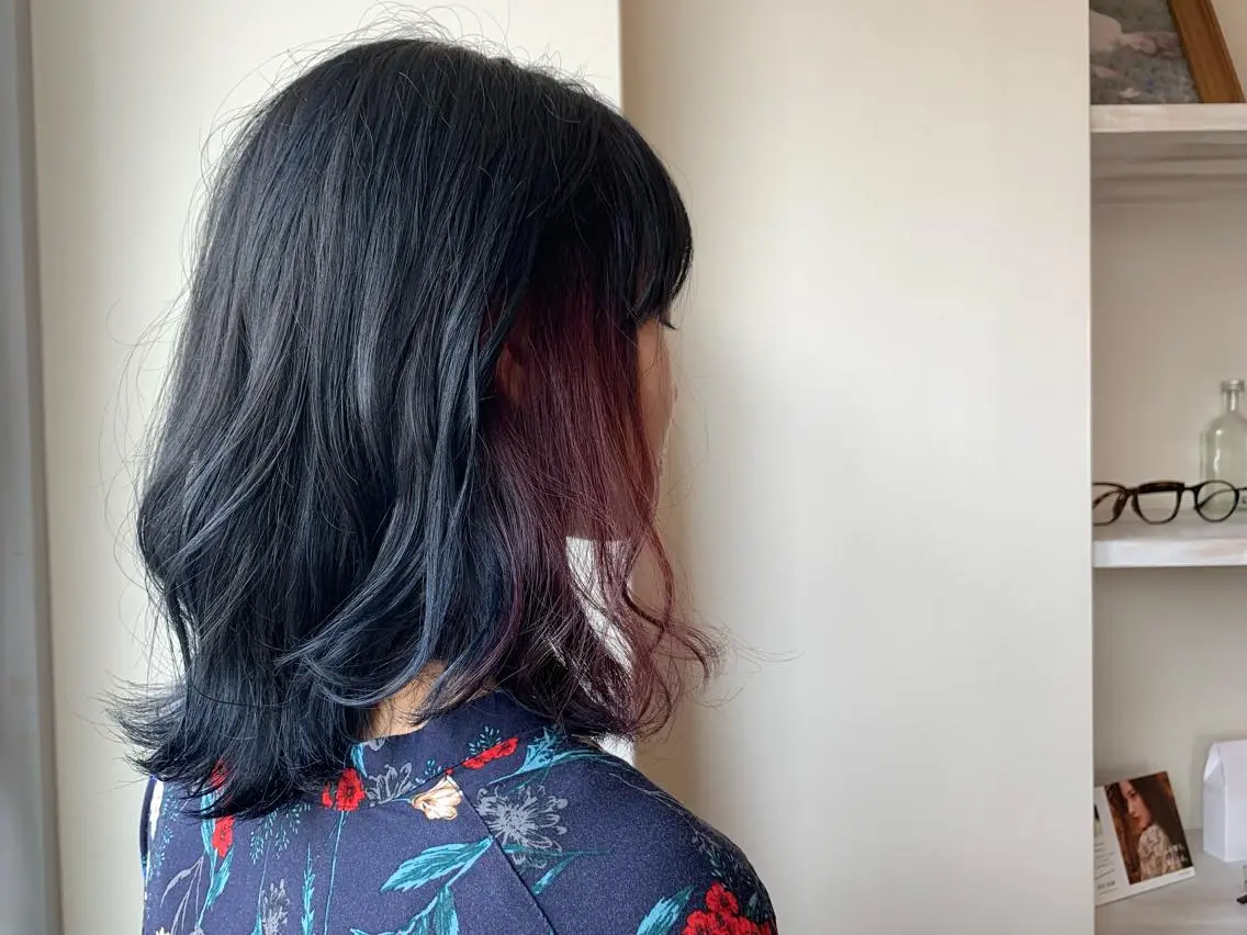 ミディアム カラー 黒髪 ブルーカラー ブルーブラック ピンクカラー ヘアカラー ボブウルフ/ボブ Satsuki【名駅のヘアスタイル