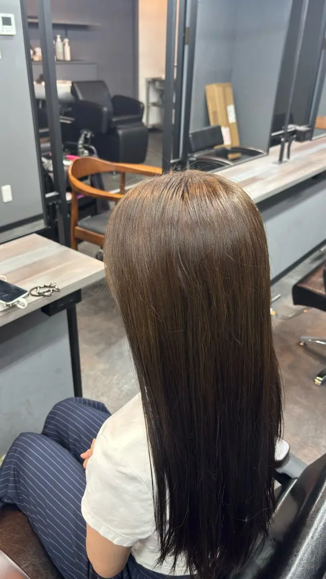 ロング カラー ブラウンカラー オリーブブラウン ヘアカラー 内山 拓実のヘアスタイル