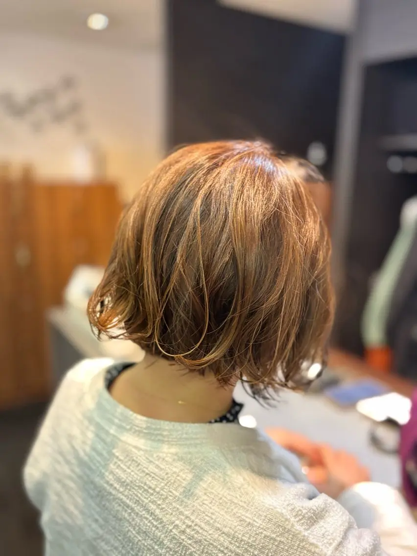 ショート カラー ハイライトカラー ボブ ハイライト ショートヘア むとう ひろみのヘアスタイル