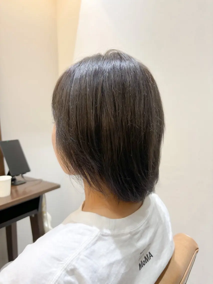 カラー ブリーチ シルバー mit セン北のヘアスタイル