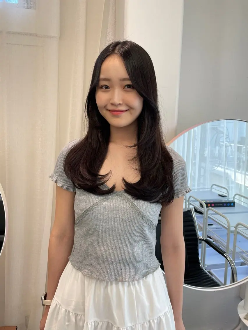 ロング カラー 韓国風ヘア レイヤーカット カット ヘアカラー トリートメント レイヤーカット🎀 kanaのヘアスタイル