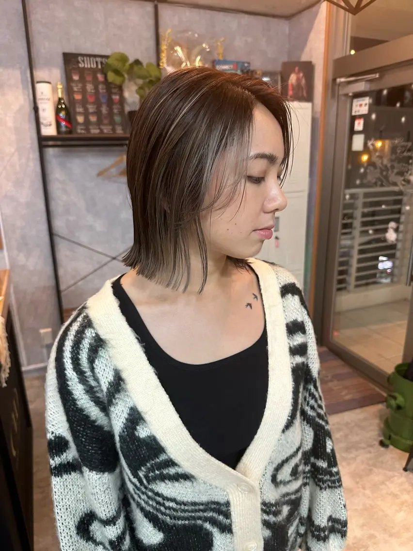 ショート 切りっぱなしボブ ショートボブ ハンサムショート 丸みショート ボブ カット ヘアカラー トリートメント モテ髪/ボブ/ショー ト/アダチフウトのヘアスタイル