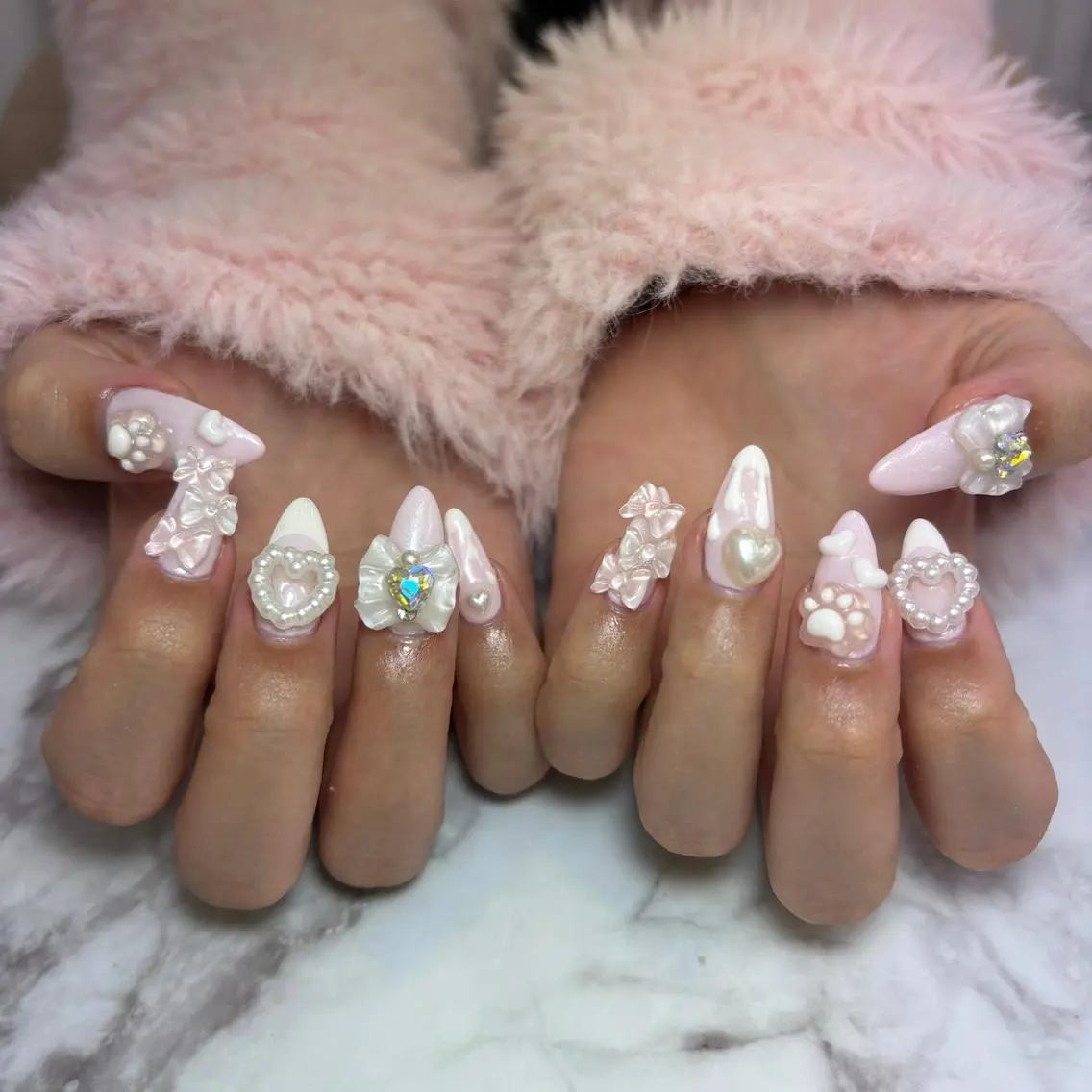 salon UNE LMA見習いスタッフのネイルデザイン