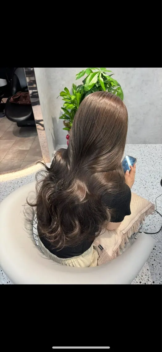 ロング アッシュ アッシュグレー アッシュグレージュ くびれヘア 髪質改善 🎀透明感カラー shizuka🎀のヘアスタイル