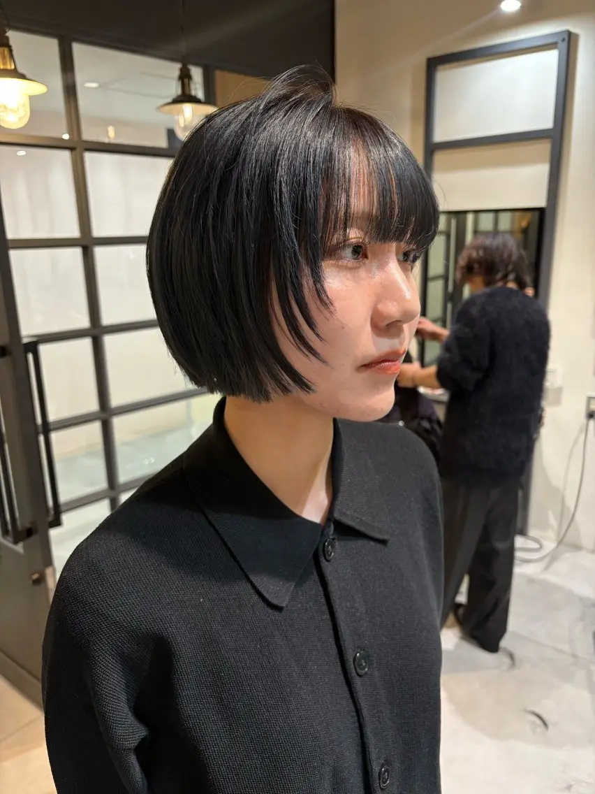 ショート ボブ 顔まわりレイヤー 顔周りカット レイヤーカット BELLA ナナカのヘアスタイル