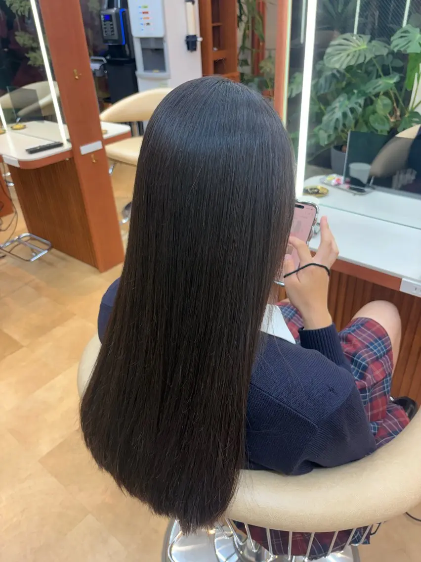 ロング 縮毛矯正 三浦 玲櫻のヘアスタイル