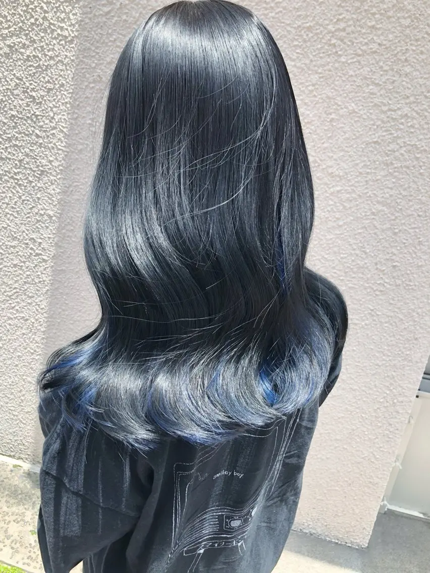 ロング カラー ベージュカラー ブリーチ ブルーカラー ケアブリーチ ダブルカラー レイヤーブリーチ特化 ホワイト専門/岸のヘアスタイル