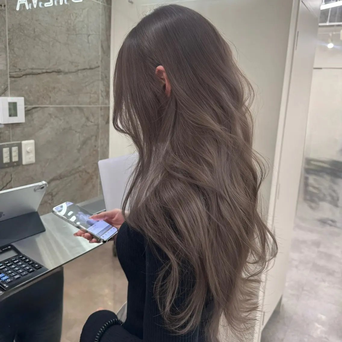 ロング カラー 🎀韓国レイヤー/シ ョート×透明感カラーのヘアスタイル