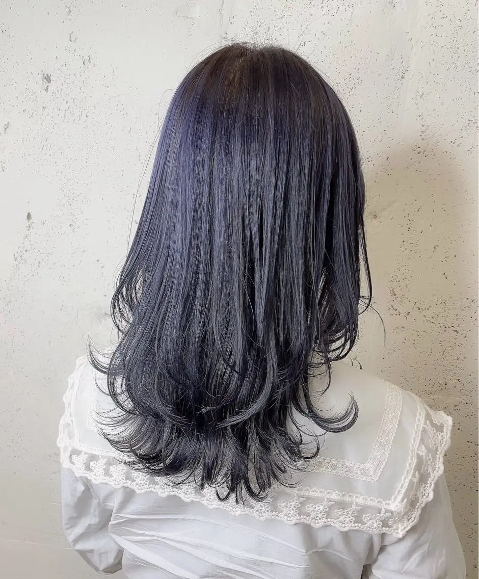 セミロング カラー 透明感カラー🎀／ 寒色カラー／マツエクのヘアスタイル