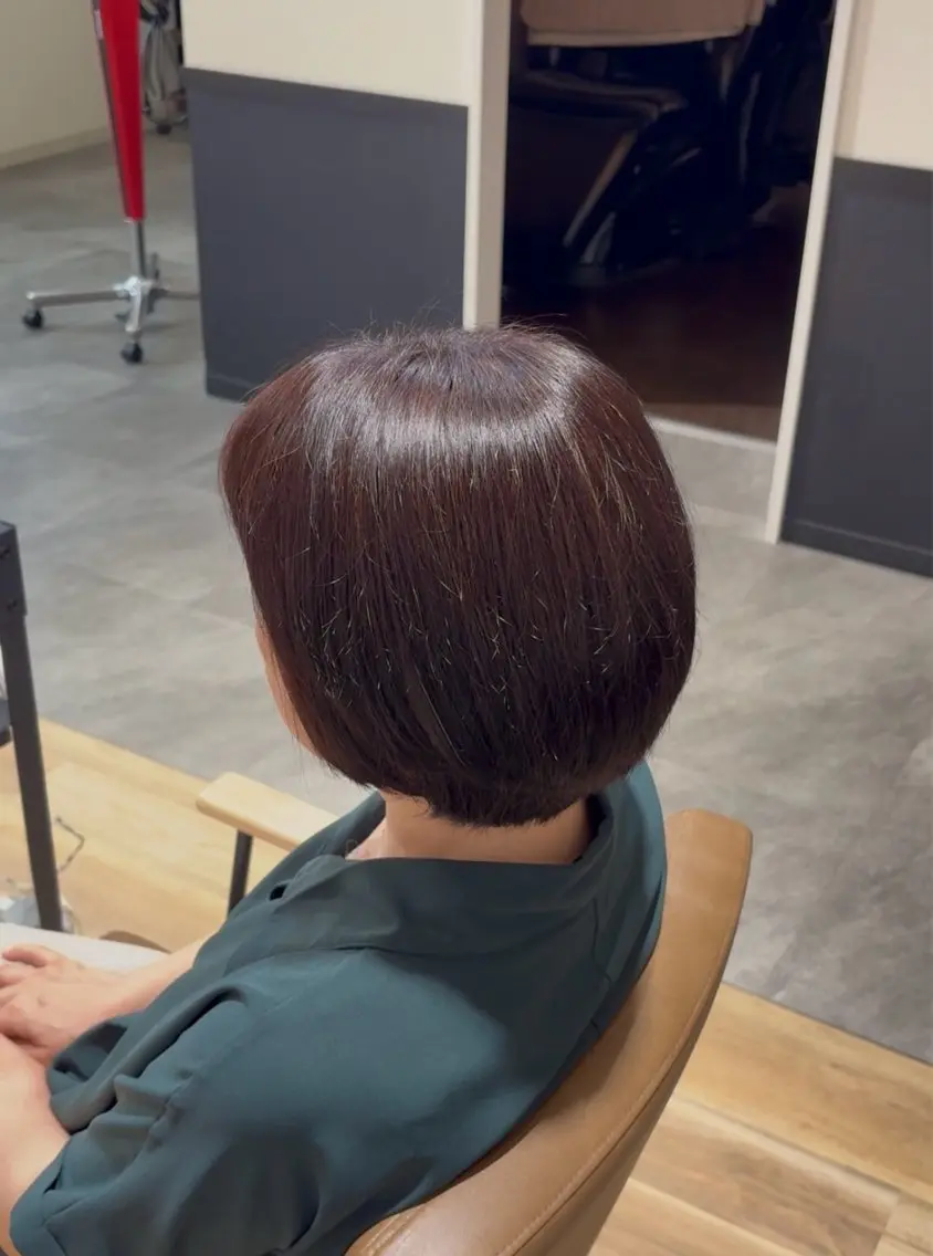 ショート カラー ブラウンカラー レッドカラー レッドブラウン ヘアカラー トリートメント 宮田 愛弓のヘアスタイル