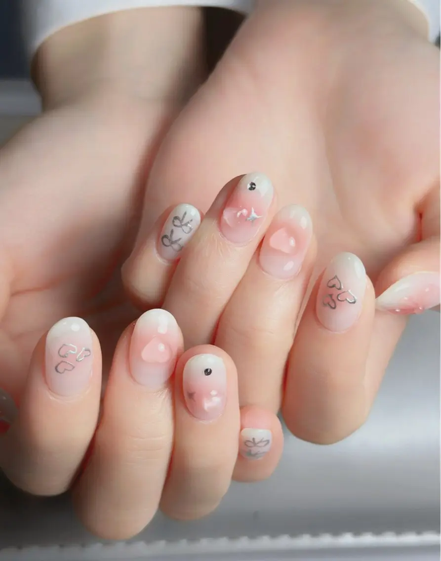 ネイル オーロラネイル 長さ出し フットネイル ラメ(グリッター) ラメグラデーション ハンドネイル 👍thumbs up nail👍のネイルデザイン