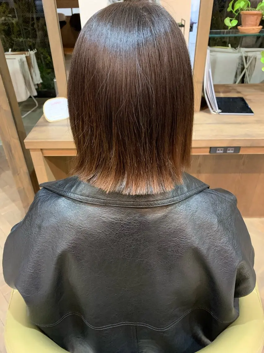 ミディアム 礒谷 夏帆のヘアスタイル