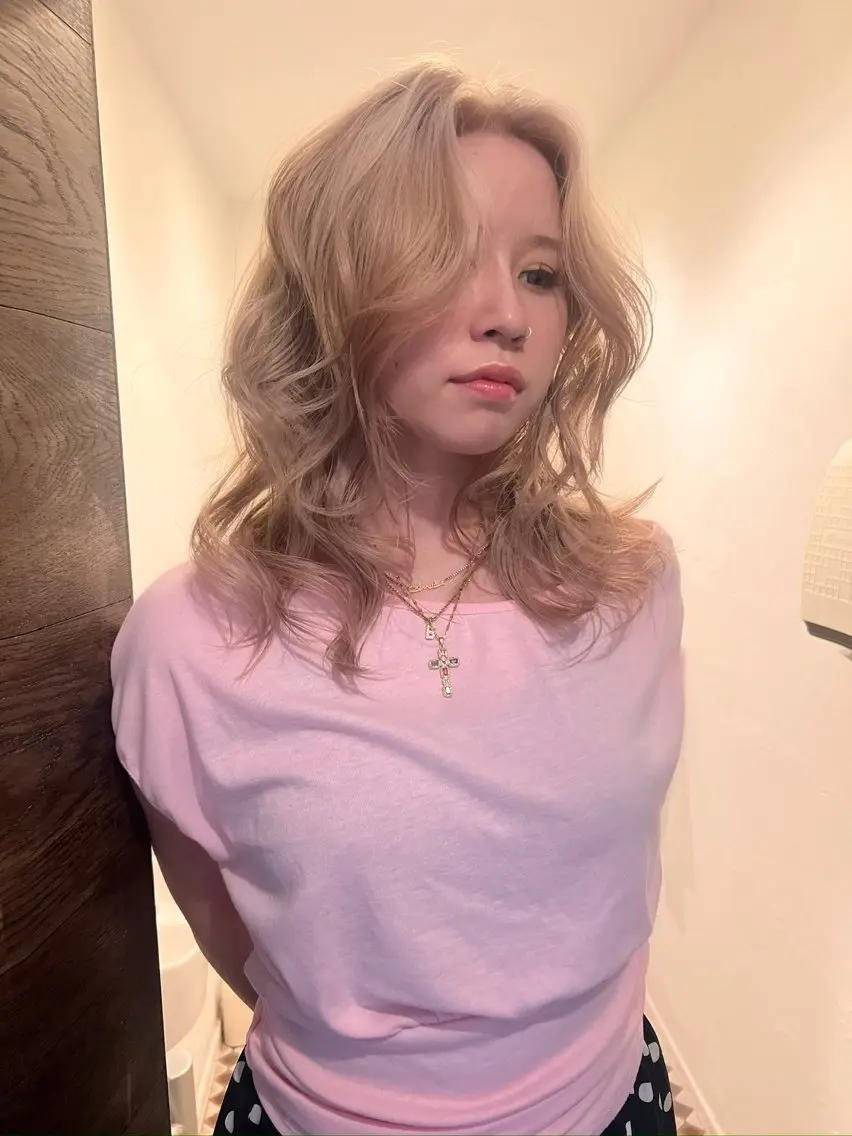 ロング ヘアカラー Iris./ kawai nanaのヘアスタイル