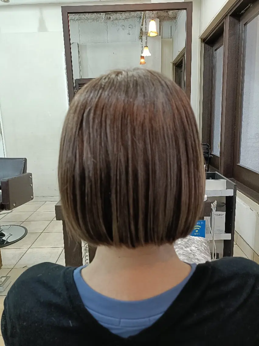 ミディアム 勝連 利恵のヘアスタイル
