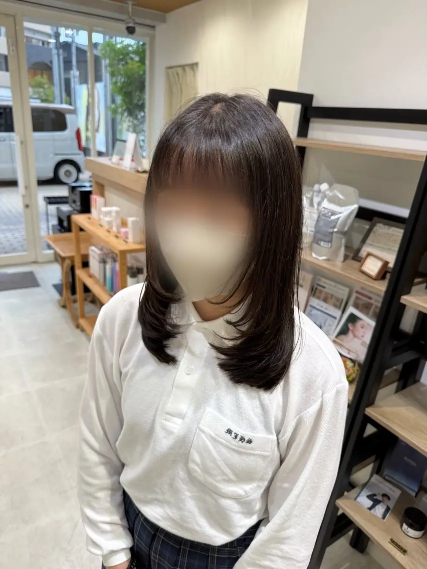 ミディアム 島 歩那のヘアスタイル