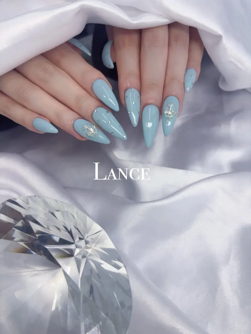 ネイル オーロラネイル ドット フットネイル 氷ネイル・うるうるネイル キラキラネイル ハンドネイル Lance nailのネイルデザイン