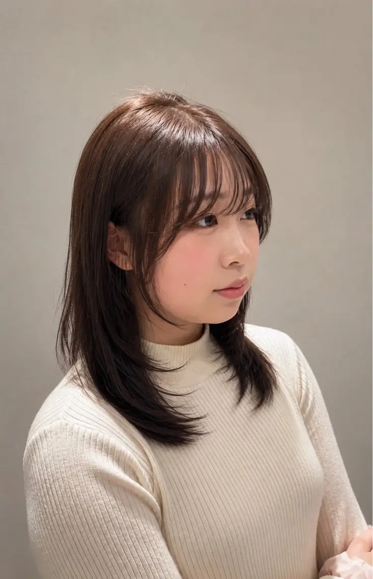 セミロング カット ヘアカラー トリートメント 神戸レイヤーカット 顔周り／骨格診断のヘアスタイル