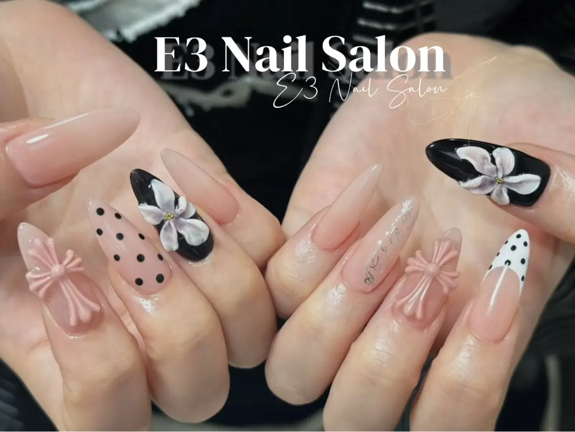 ネイル 桜ネイル フレンチネイル ジェルネイル ガラスフレンチ グラデーション ハンドネイル E3 Nail Salonのネイルデザイン